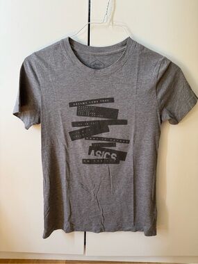 ASICS Gray Graphic Tee size small